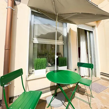Open Space Con Terrazzo In * Milaan